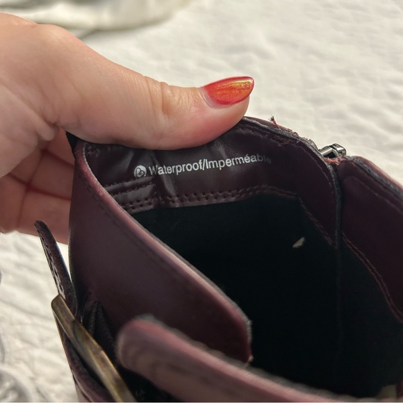 Blondo Dagger Maroon Red Waterproof Booties - Picture 13 of 13